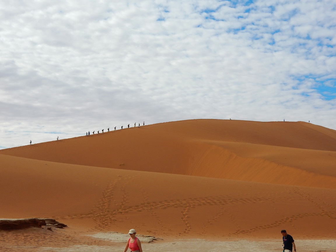 dunes immenses de sable rouge